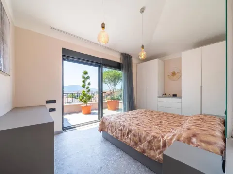 Prodaja, dvosoban stan, 70m², Centar, Tivat - image 9