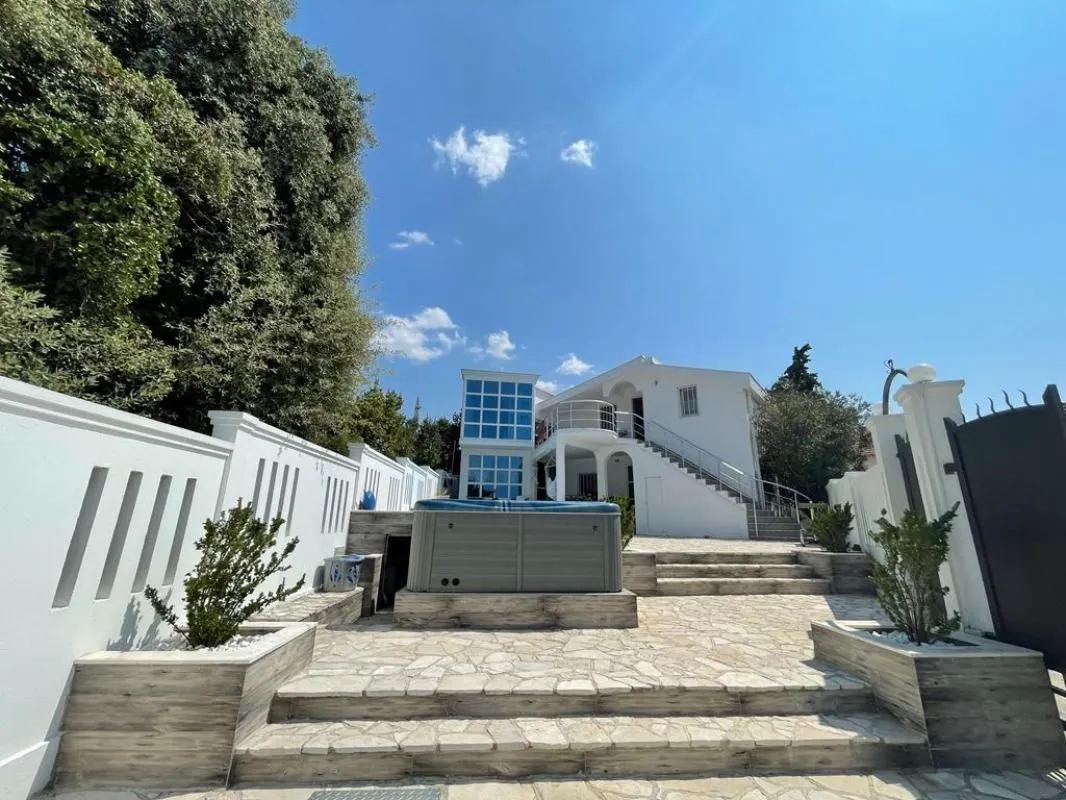 Sale, house, 250m², Dobra Voda, Budva