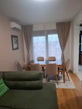 Dnevna soba sa trpezarijom i garniturom. - image 4