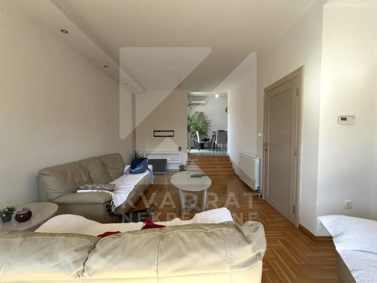 Rent, house, 220m², Tološi, Podgorica