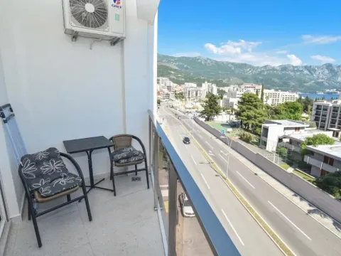Izdavanje, garsonjera, 32m², Bečići, Budva - image 3