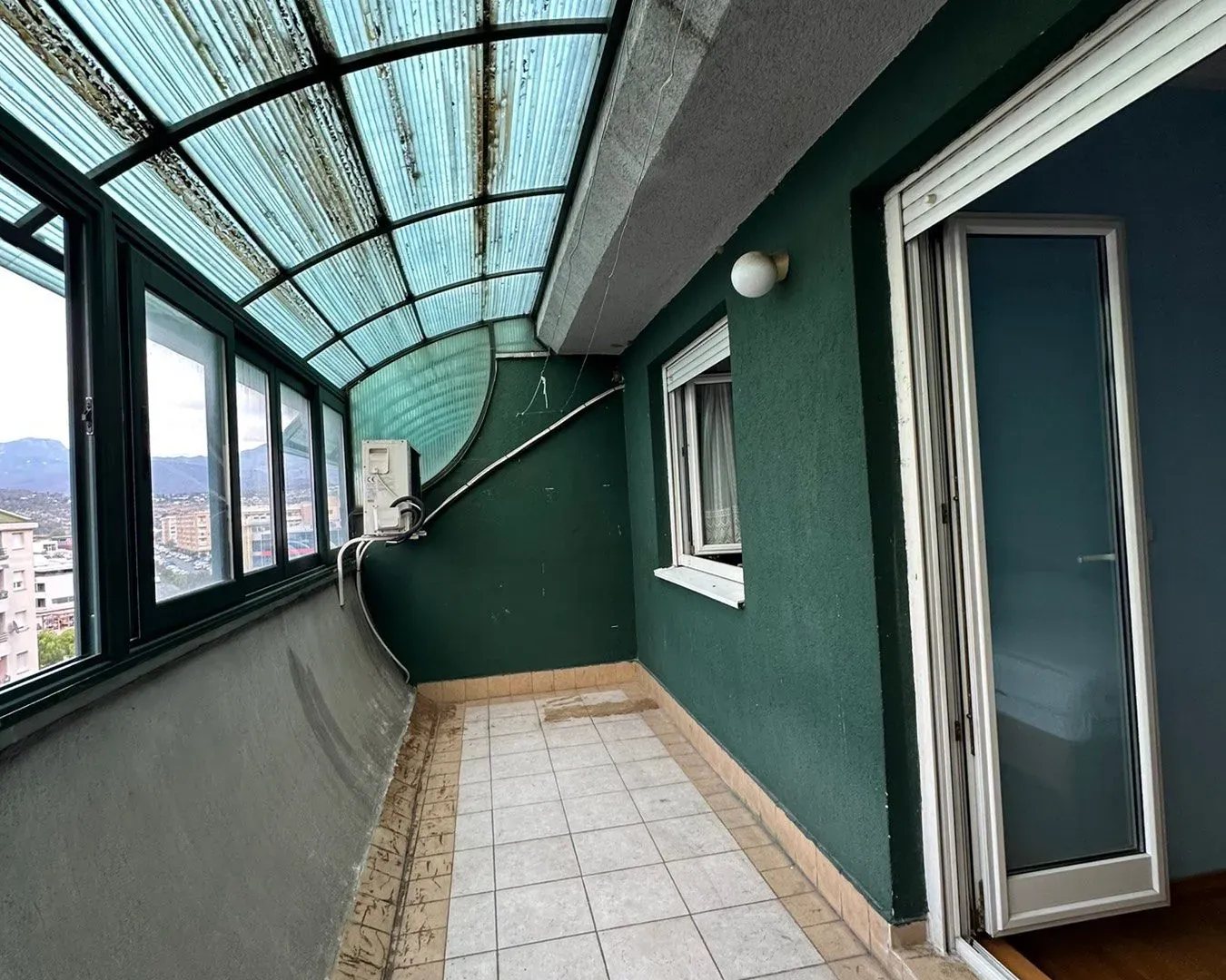 Izdavanje, dvosoban stan, 103m², Stari Aerodrom, Podgorica