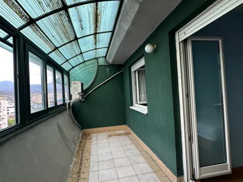 Izdavanje, dvosoban stan, 103m², Stari Aerodrom, Podgorica - image 2