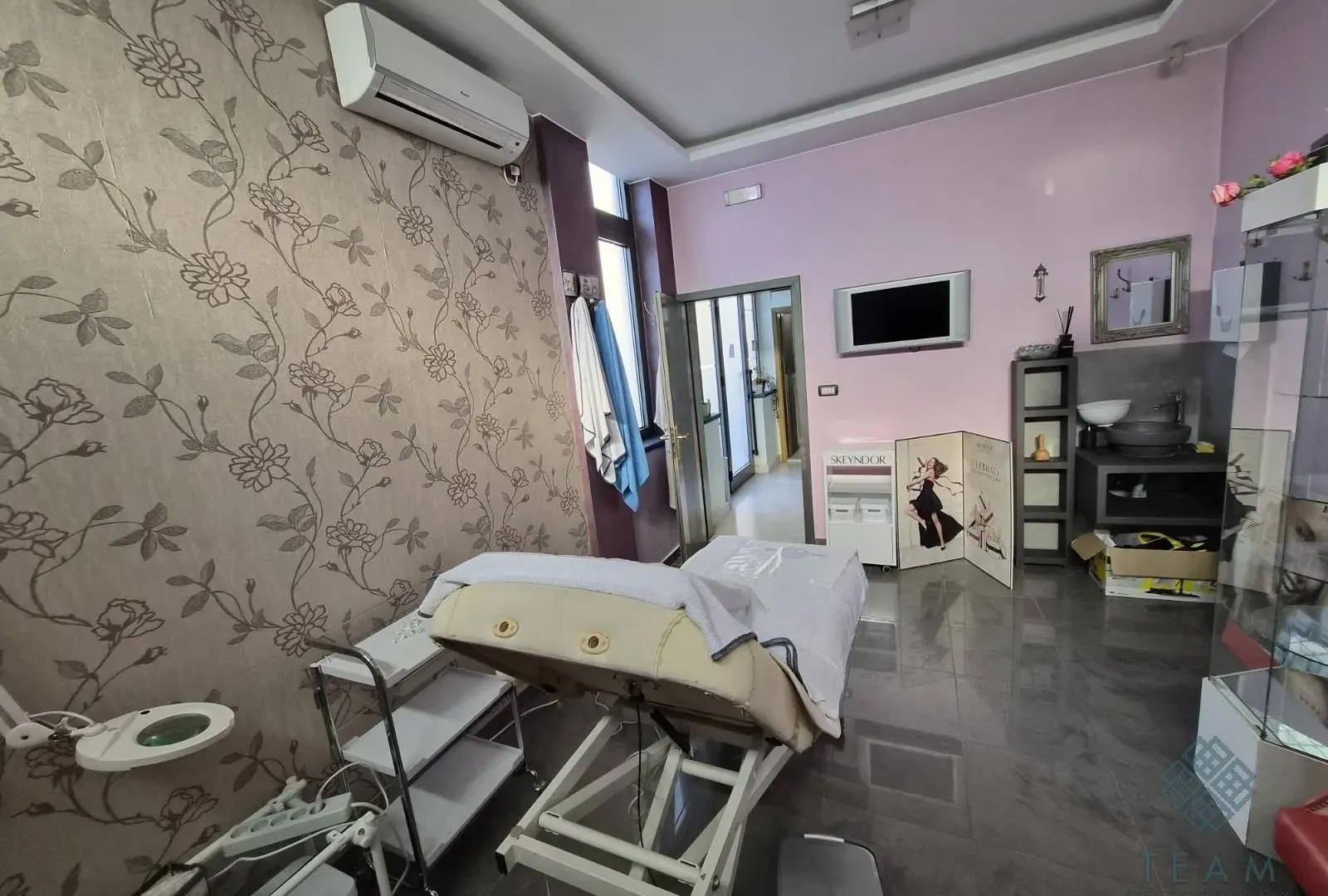 Sale, office space, 60m², Pejton, Podgorica