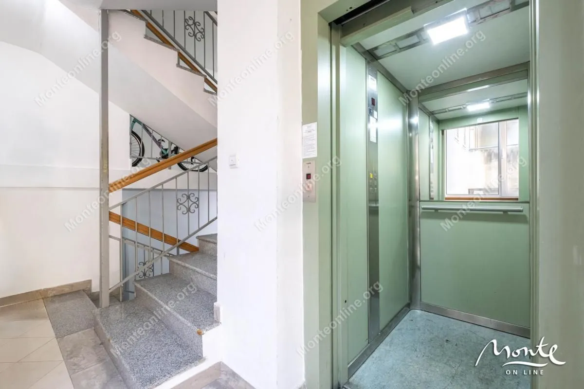 Prodaja, dvosoban stan, 48m², Dobrota, Kotor