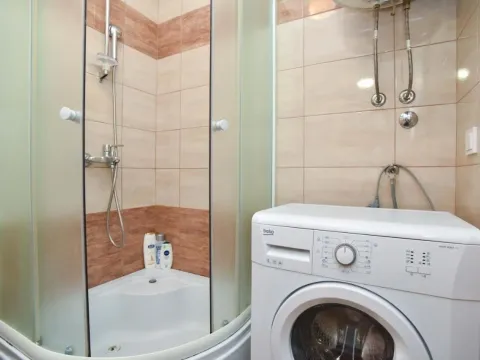 Izdavanje, dvosoban stan, 50m², Budva, Crna Gora - image 10