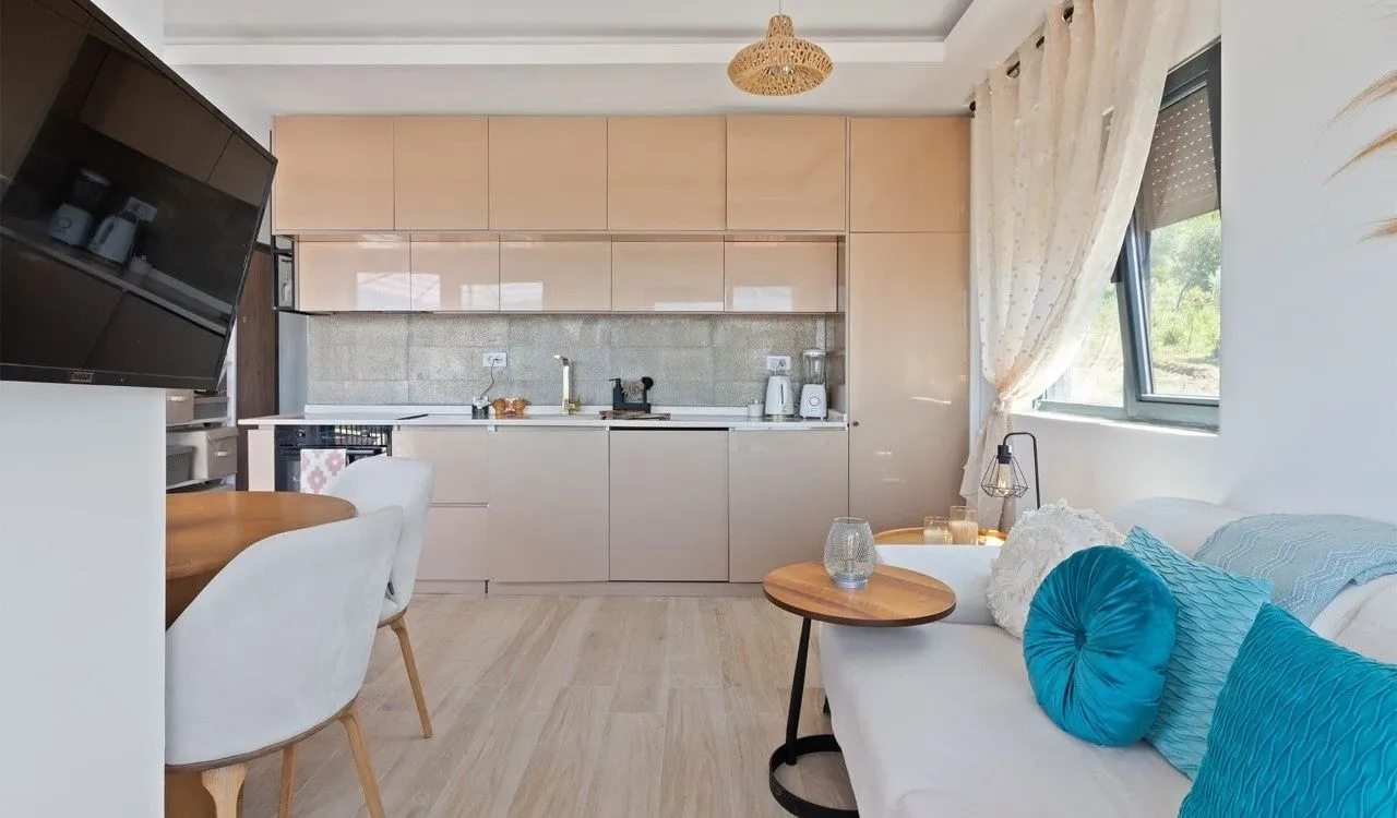 Prodaja, dvosoban stan, 95m², Kava, Tivat