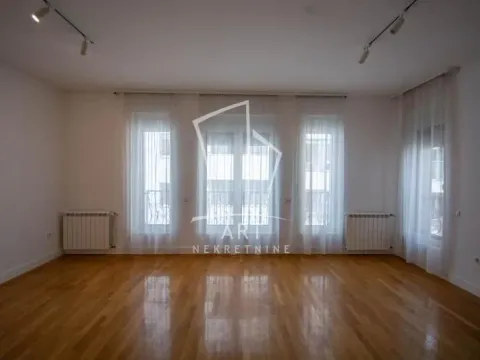 Izdavanje, trosoban stan, 94m², Vračar Hram, Vračar Sve Podlokacije - image 9