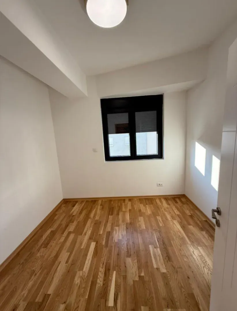 Izdavanje, dvosoban stan, 65m², Zagorič, Podgorica