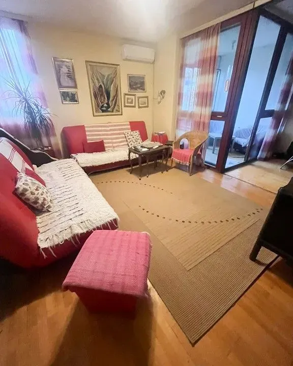 Prodaja, trosoban stan, 100m², Blok 5, Podgorica