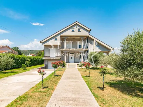 Izdavanje, kuća, 350m², Beri, Podgorica - image 18