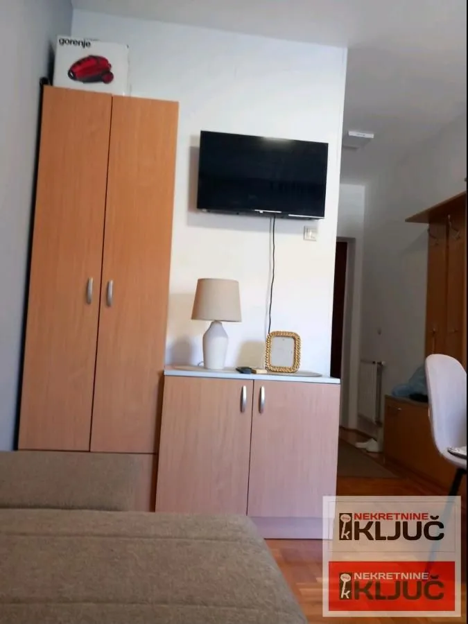 Izdavanje, garsonjera, 25m², Podbara, Novi Sad Sve Podlokacije