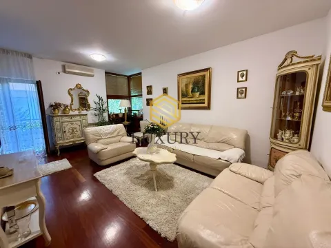 Izdavanje, trosoban stan, 110m², Gorica C, Podgorica - image 1