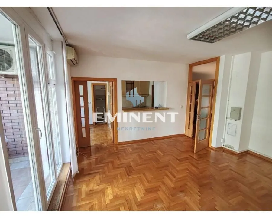 Izdavanje, trosoban stan, 75m², Novi Beograd Blok 29, Novi Beograd Sve Podlokacije