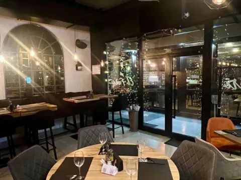Izdavanje, poslovni prostor, 180m², City Kvart, Podgorica - image 12