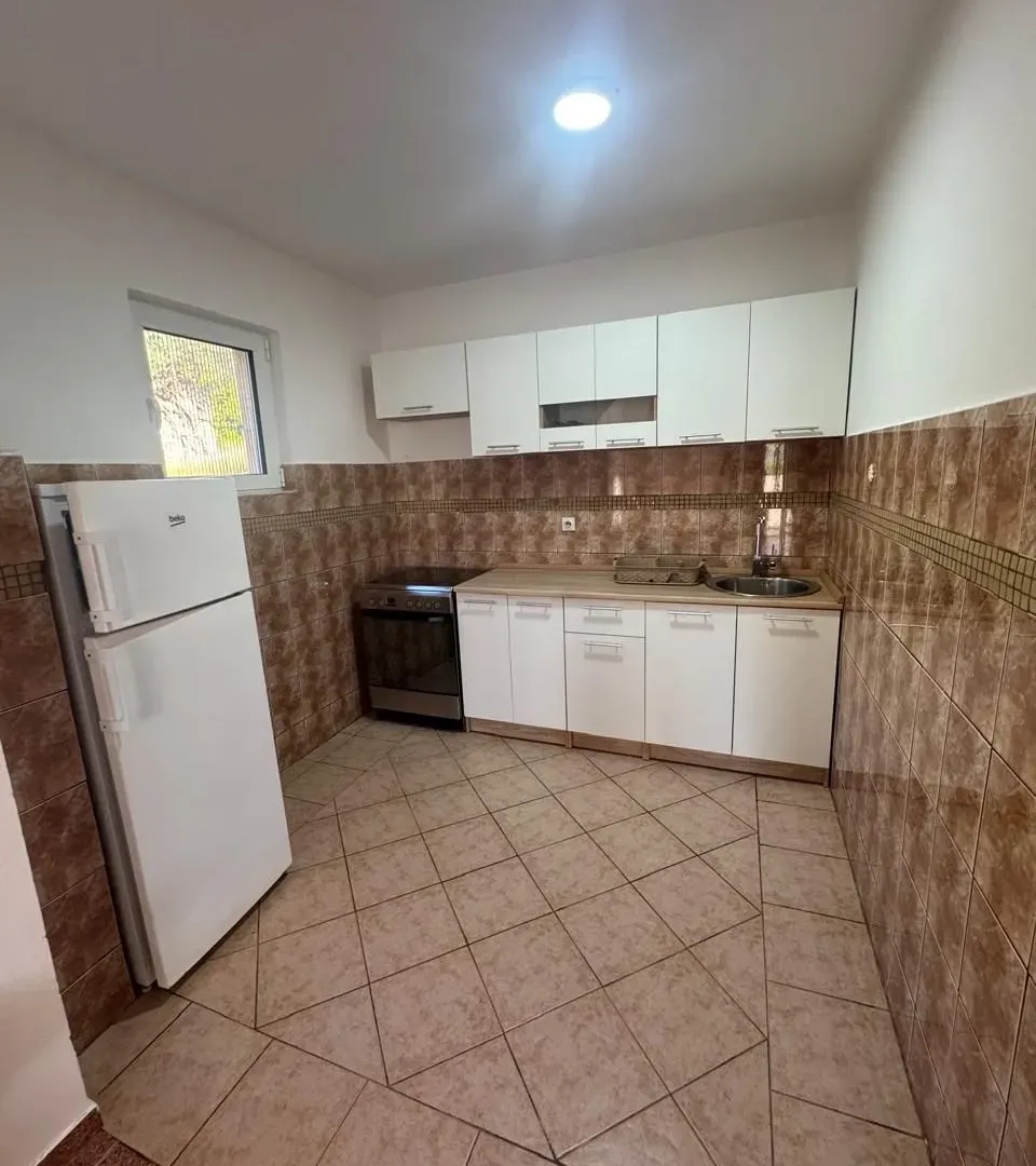 Rent, studio apartment, 40m², Popovići, Bar