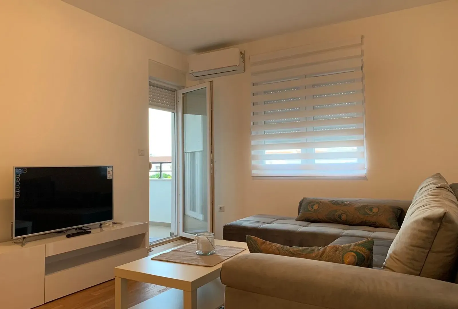 Izdavanje, jednosoban stan, 48m², Stari Aerodrom, Podgorica