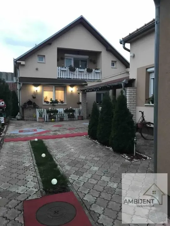 Prodaja, kuća, 280m², Sremska Mitrovica, Srbija