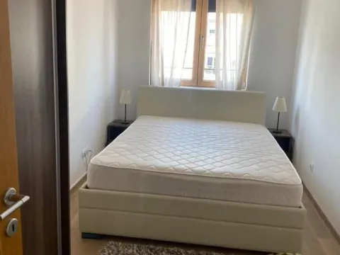 Rent, three bedroom apartment, 63m², Vračar Sve Podlokacije, Beograd - image 2