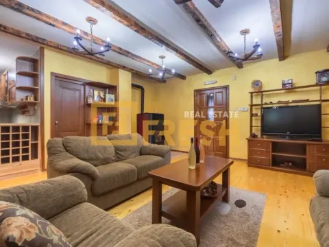 Prodaja, kuća, 300m², Žabljak, Crna Gora