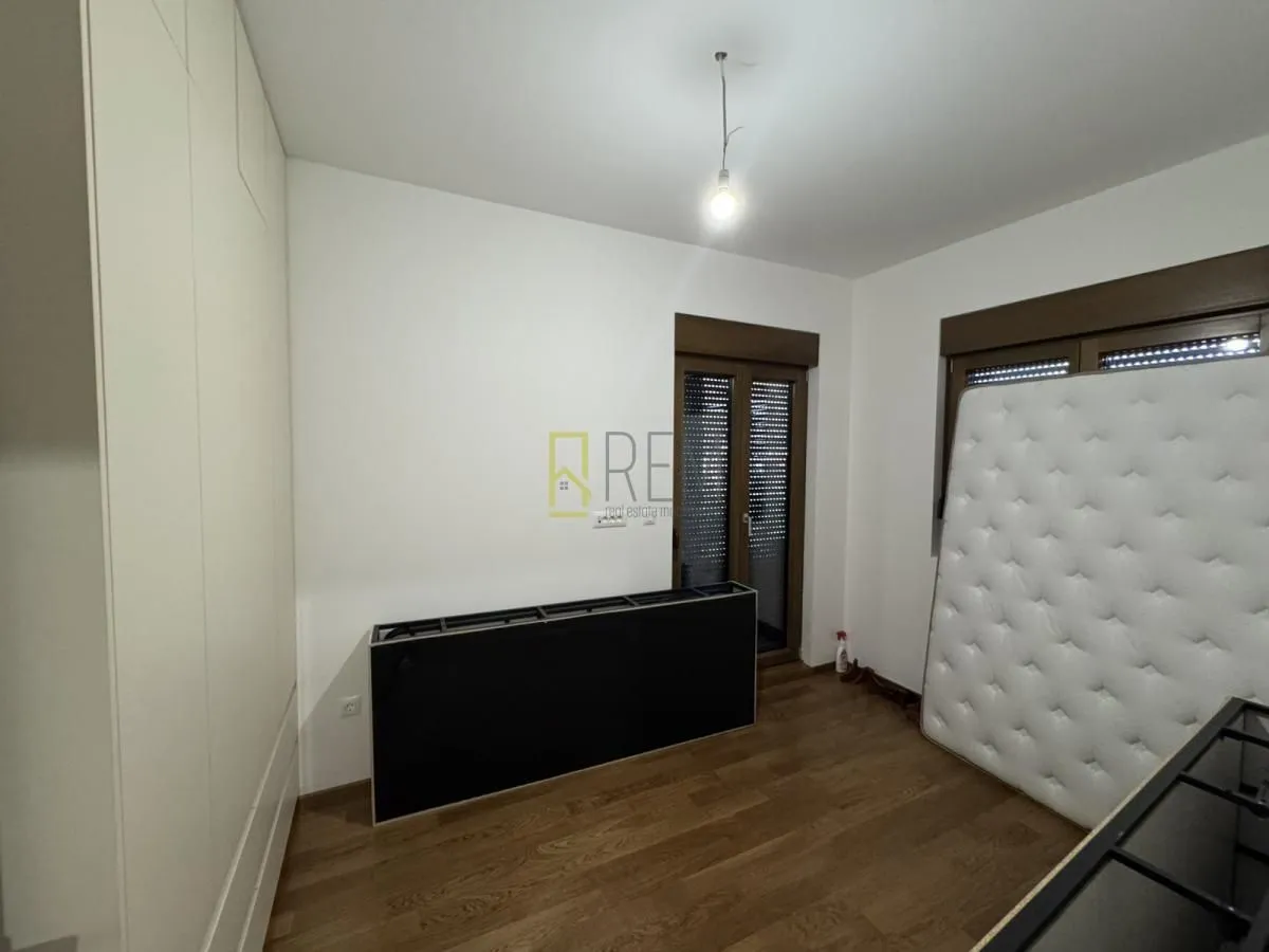 Izdavanje, jednosoban stan, 47m², Vezirov Most, Podgorica