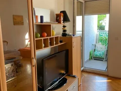 Rent, apartment, 33m², Centar, Bar - image 2