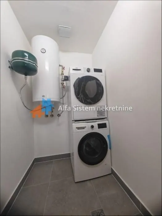 Rent, four bedroom apartment, 120m², Savski Venac, Beograd