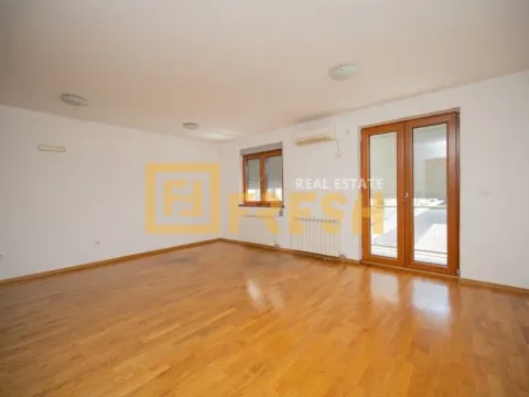 Izdavanje, dvosoban stan, 85m², Tološi, Podgorica - image 2
