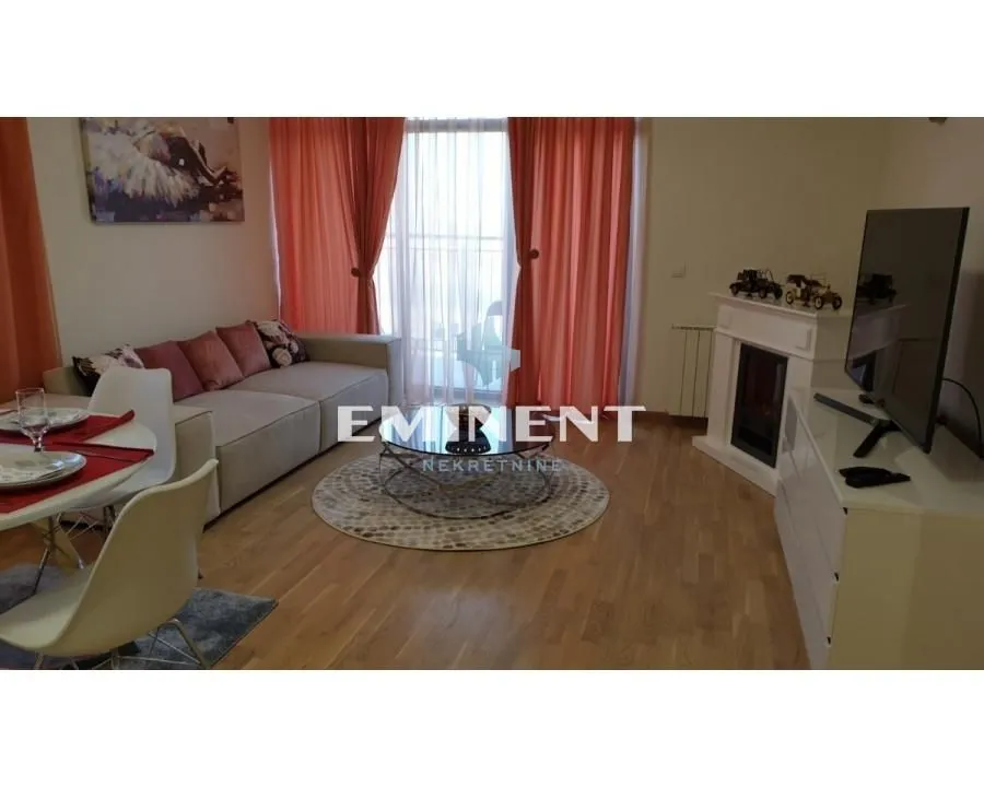 Izdavanje, dvosoban stan, 69m², Savski Venac, Beograd