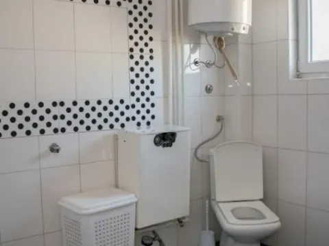 Prodaja, kuća, 265m², Ledine, Beograd - image 13