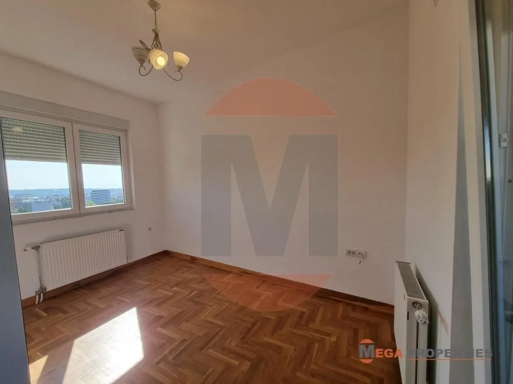 Izdavanje, trosoban stan, 93m², Lipov Lad, Zvezdara Sve Podlokacije