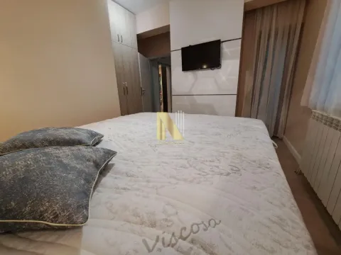 Izdavanje, trosoban stan, 77m², Centar, Novi Sad - image 12