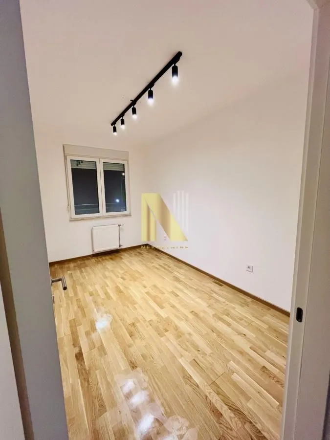 Prodaja, dvosoban stan, 44m², Avijatičarsko naselje, Novi Sad Sve Podlokacije