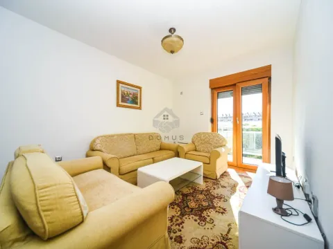 Izdavanje, jednosoban stan, 50m², Preko Morače, Podgorica - image 1