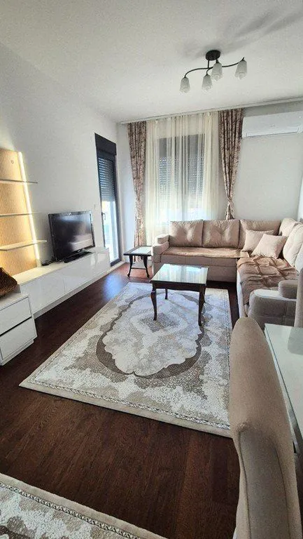 Izdavanje, jednosoban stan, 48m², Podgorica, Crna Gora