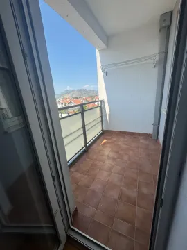 Rent, one bedroom apartment, 40m², Blok 9, Podgorica - image 2