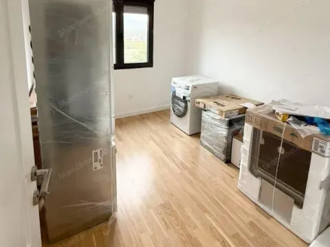 Prodaja, trosoban stan, 90m², Donja Gorica, Podgorica - image 5