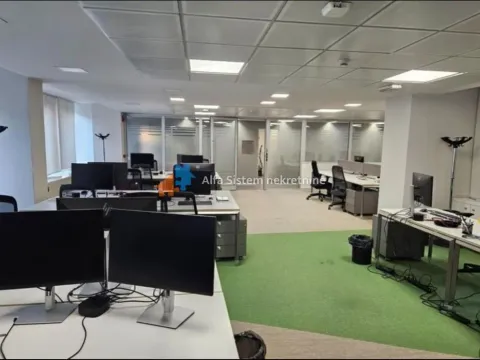 Rent, office space, 300m², Stari Grad, Beograd - image 11