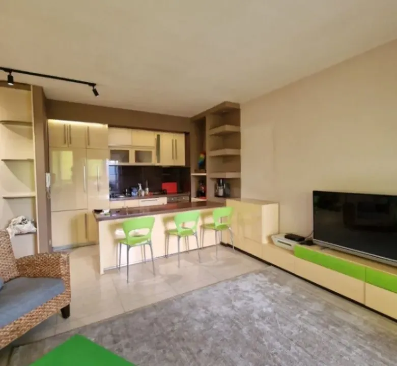 Izdavanje, dvosoban stan, 70m², City Kvart, Podgorica