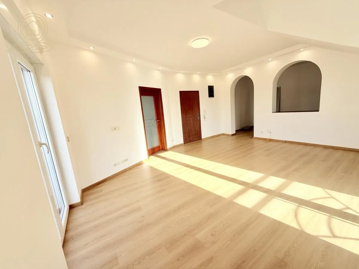 Rent, office space, 64m², Čukarica, Beograd