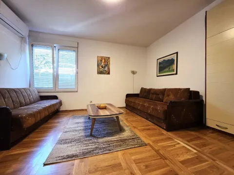 Rent, studio apartment, 40m², Vezirov Most, Podgorica - image 3