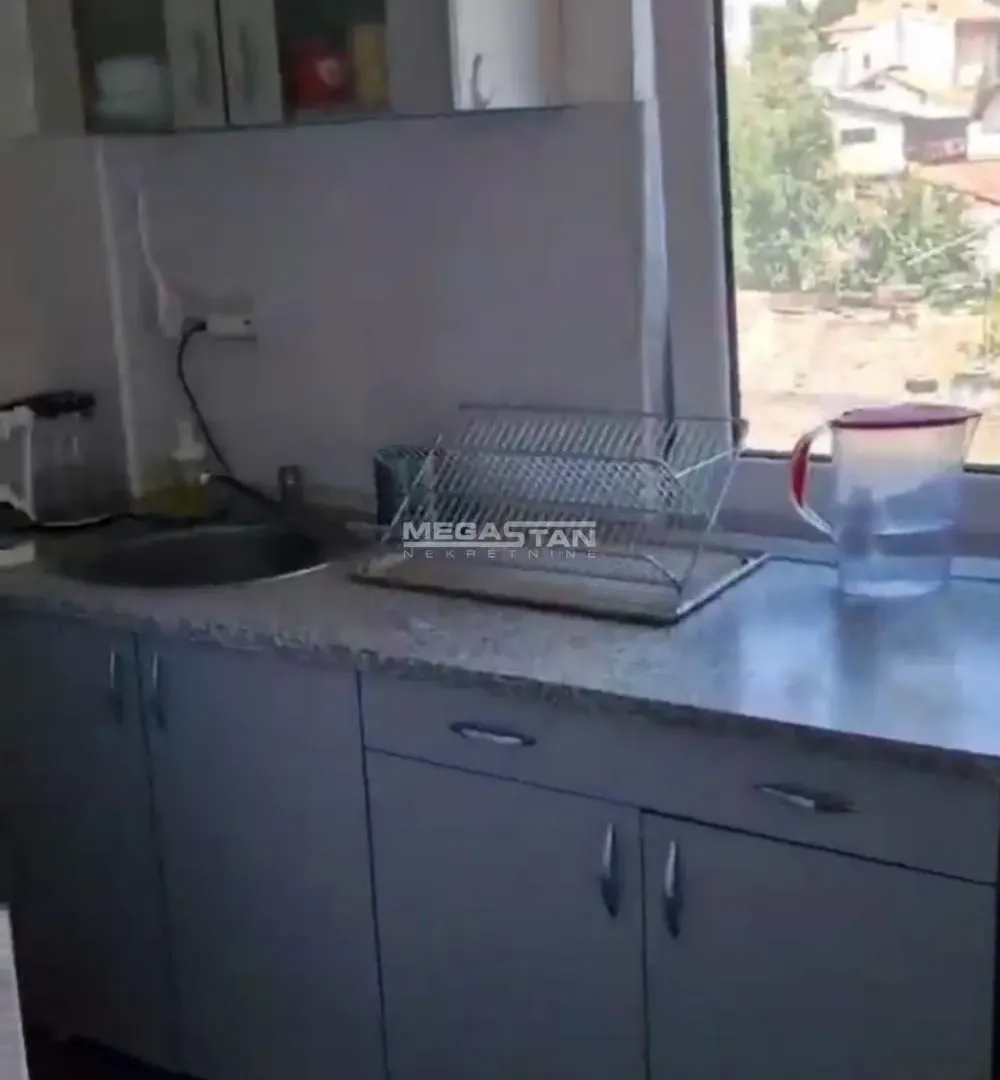 Rent, three bedroom apartment, 83m², Južni Bulevar, Vračar Sve Podlokacije