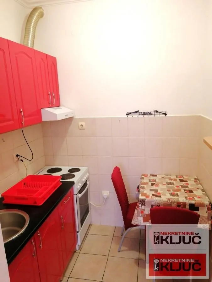 Izdavanje, jednosoban stan, 40m², Bulevar Oslobodjenja, Novi Sad Sve Podlokacije