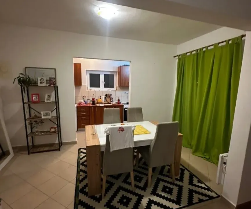 Izdavanje, dvosoban stan, 100m², Marići, Tivat