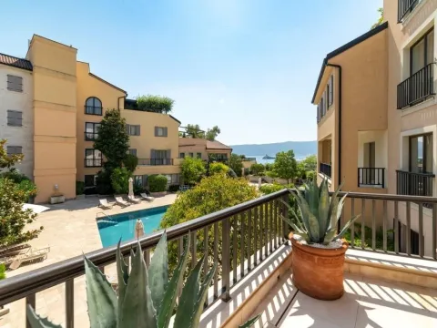 Sale, three bedroom apartment, 201m², Tivat, Crna Gora - image 7