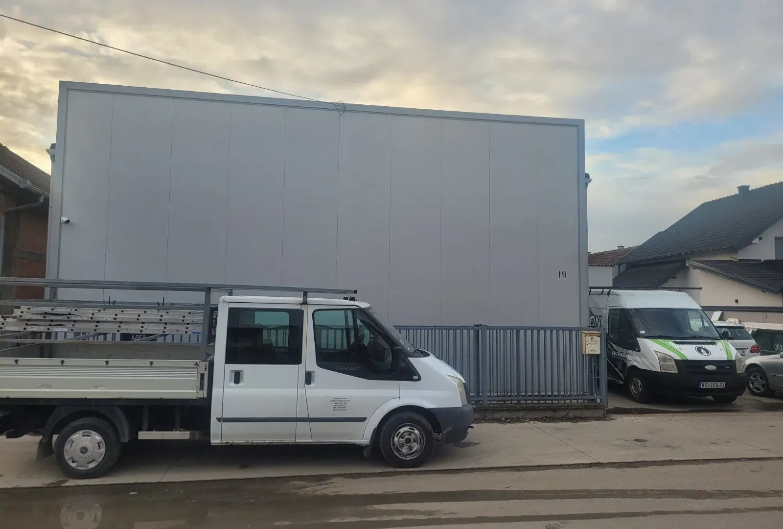 Rent, office space, 750m², Veternik, Novi Sad Sve Podlokacije