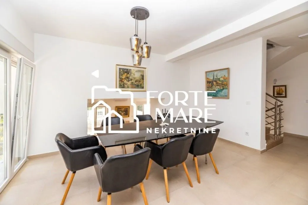Prodaja, kuća, 294m², Herceg Novi, Crna Gora