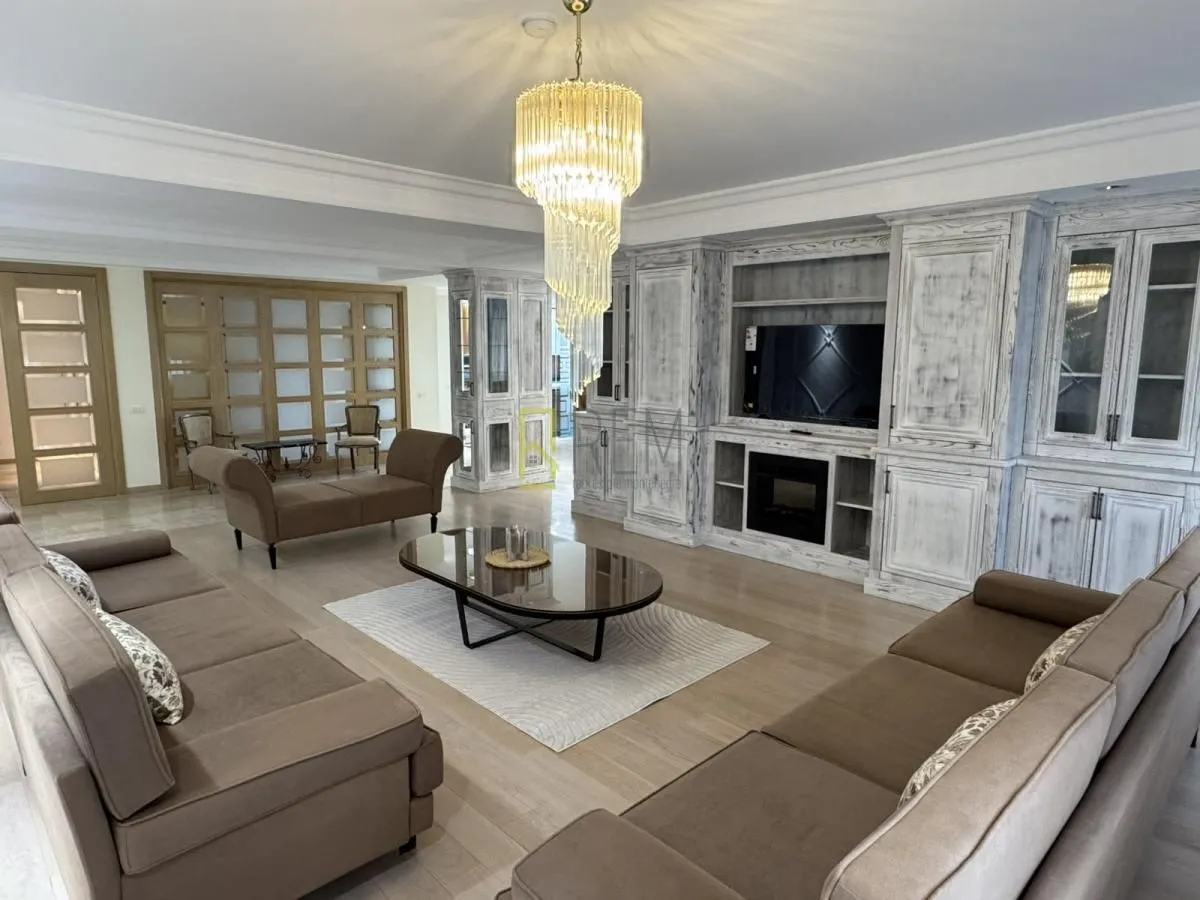 Rent, three bedroom apartment, 263m², Gorica C, Podgorica