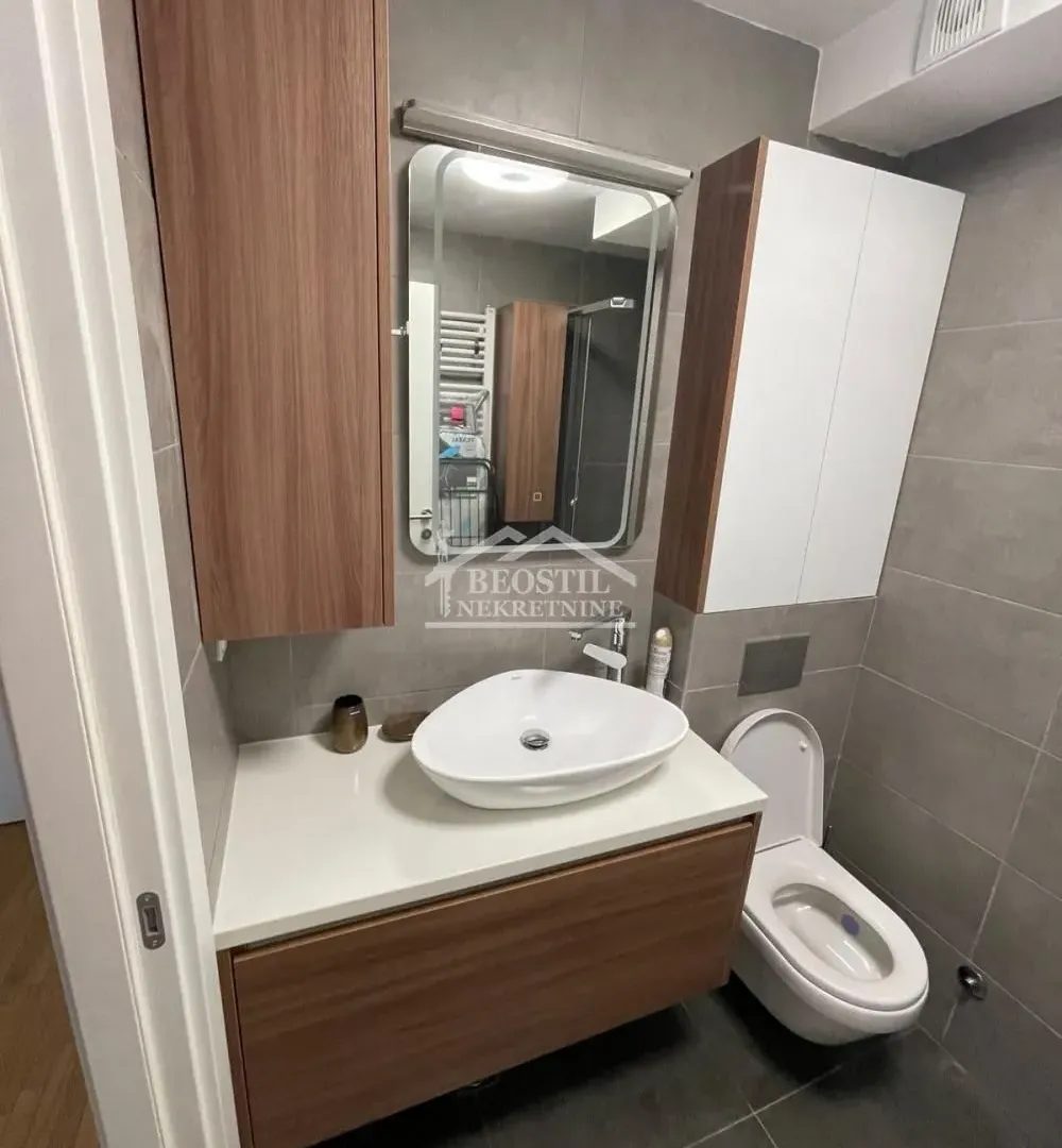 Prodaja, trosoban stan, 66m², Zemun Sve Podlokacije, Beograd