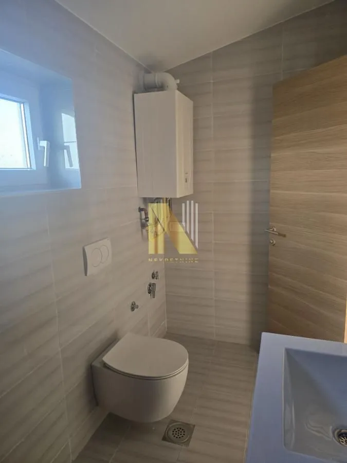Prodaja, trosoban stan, 70m², Vidovdansko naselje, Novi Sad Sve Podlokacije